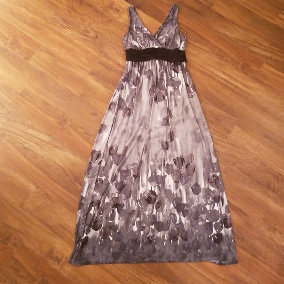 Wanna V Dresses & Skirts - Wanna V gray Maxi dress - Large